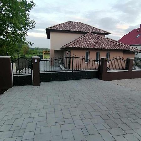 Villa Leona Gyenesdiás Exteriör bild