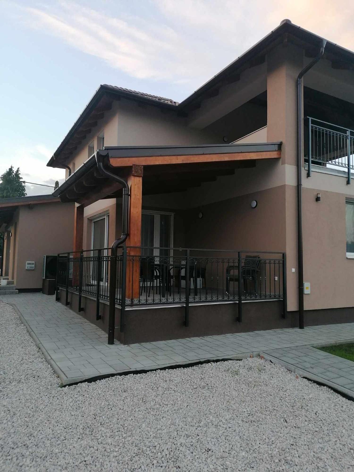 Villa Leona Gyenesdiás Exteriör bild